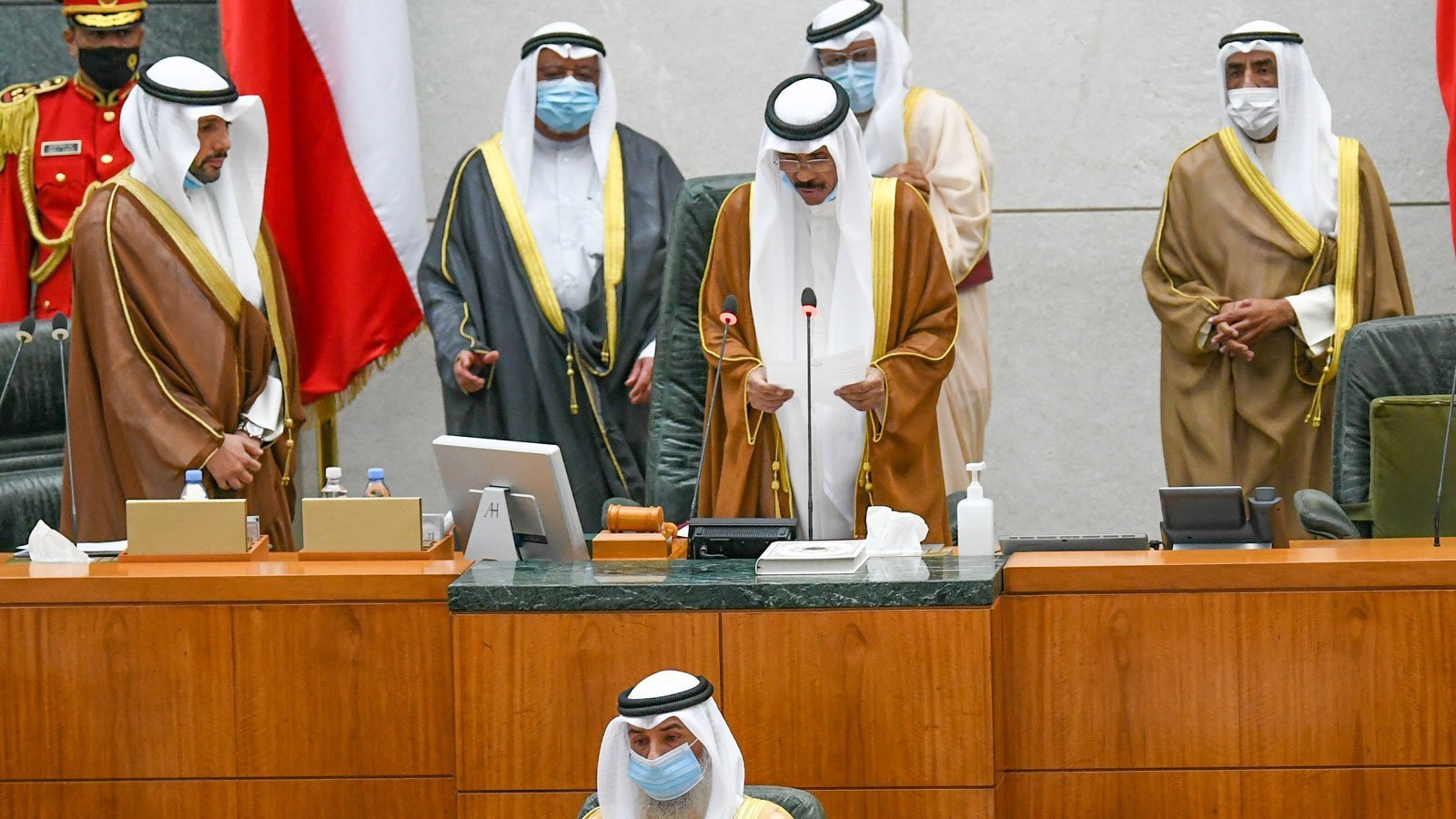 الشيخ نواف الأحمد يؤدي اليمين الدستورية أمام مجلس الأمة